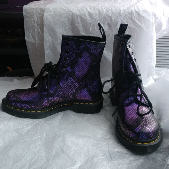 Dr. Martens 1460 Snakeskin emboss lace up boots - Picture 7 of 12